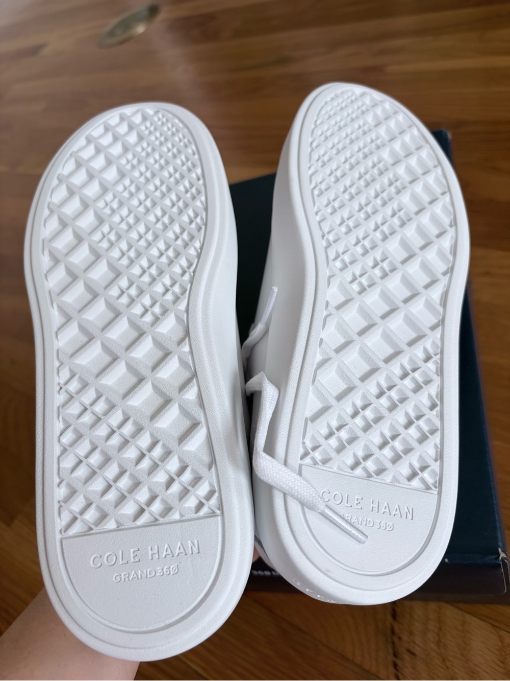 Cole Haan Grand Crosscourt traveler white leather Sneaker, Size 7B New - Picture 10 of 13